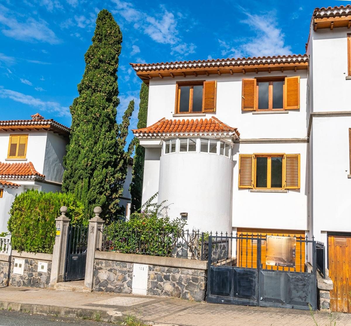 Exterior view of Single-family semi-detached for sale in Arucas  with Private garden and Balcony