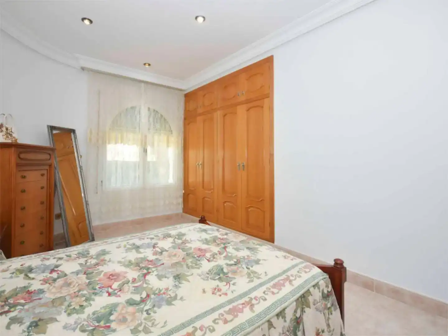 Habitación de Casa o chalet en venta en Orihuela con Aire acondicionado, Piscina y Balcón