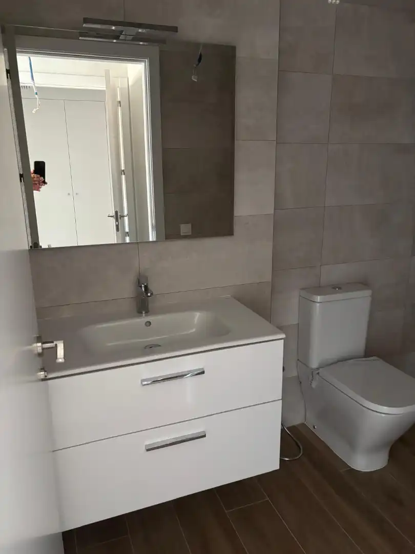 Badezimmer von Wohnung zur Miete in Quart de Poblet mit Klimaanlage, Heizung und Abstellraum