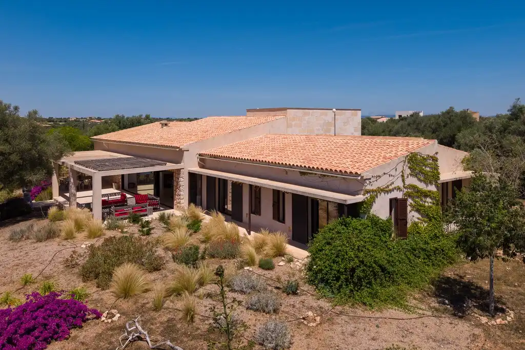 Casa rústica con piscina en venta en Ses Salines Poble, imagen 2