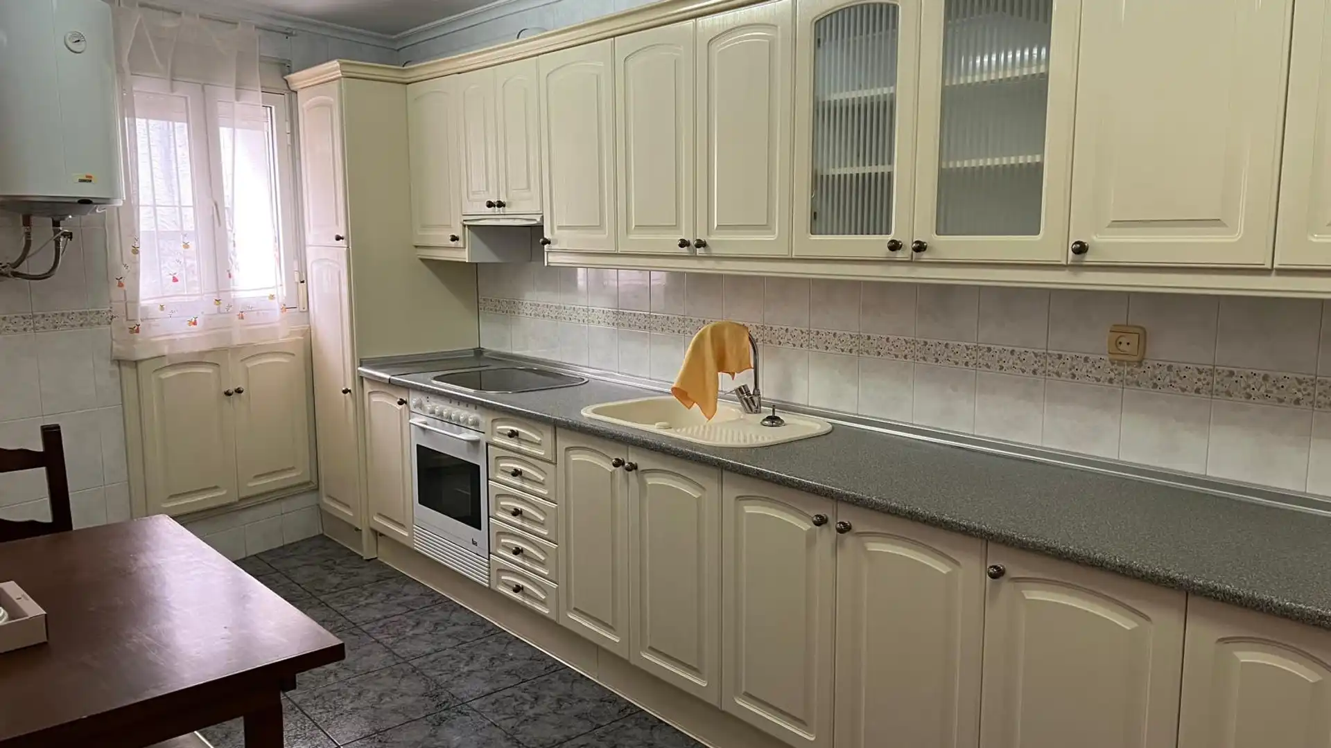 Cocina de Piso de alquiler en Malpartida de Plasencia con Calefacción y Amueblado