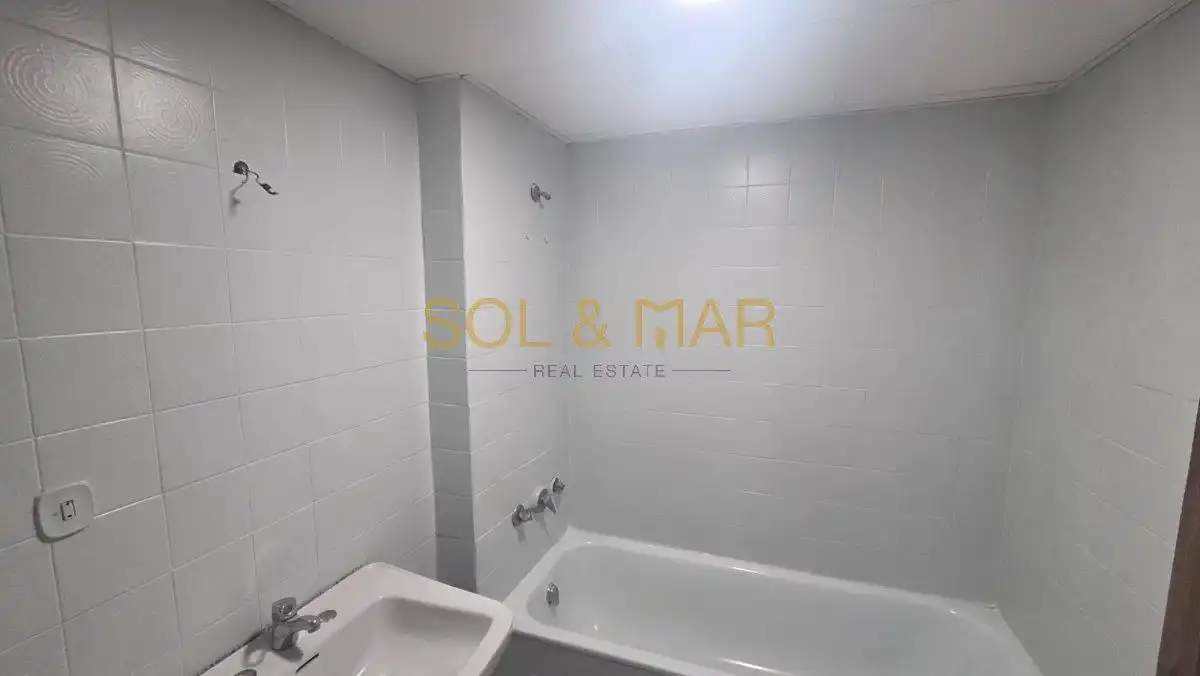 Badezimmer von Wohnung zum Verkauf in Torremolinos mit Heizung, Terrasse und Gemeinschaftspool