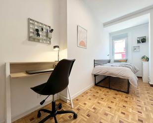 Bedroom of Flat to share in  Madrid Capital  with Heating, Furnished and Washing machine