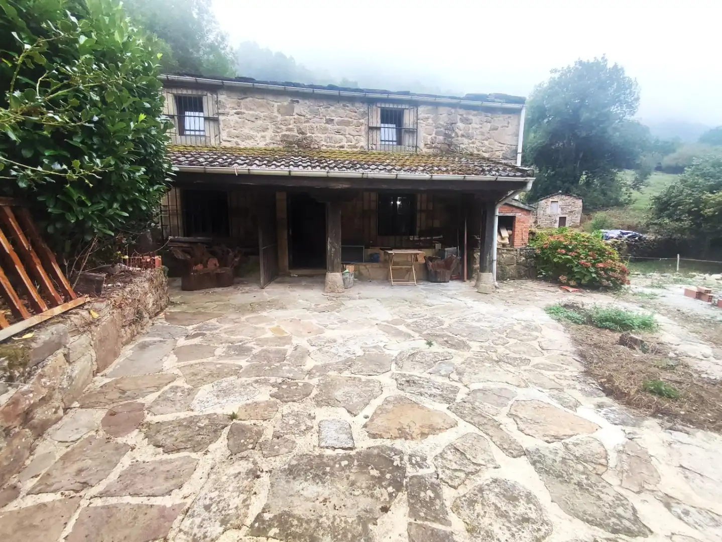 Vista exterior de Casa o xalet en venda en Vega de Pas amb Jardí privat i Terrassa
