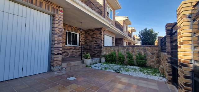 Casa-chalet en Venta en Borox