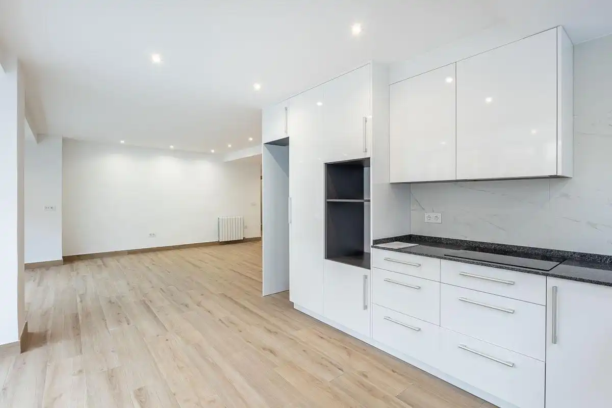 Kitchen of Flat for rent in Granada  with Heating