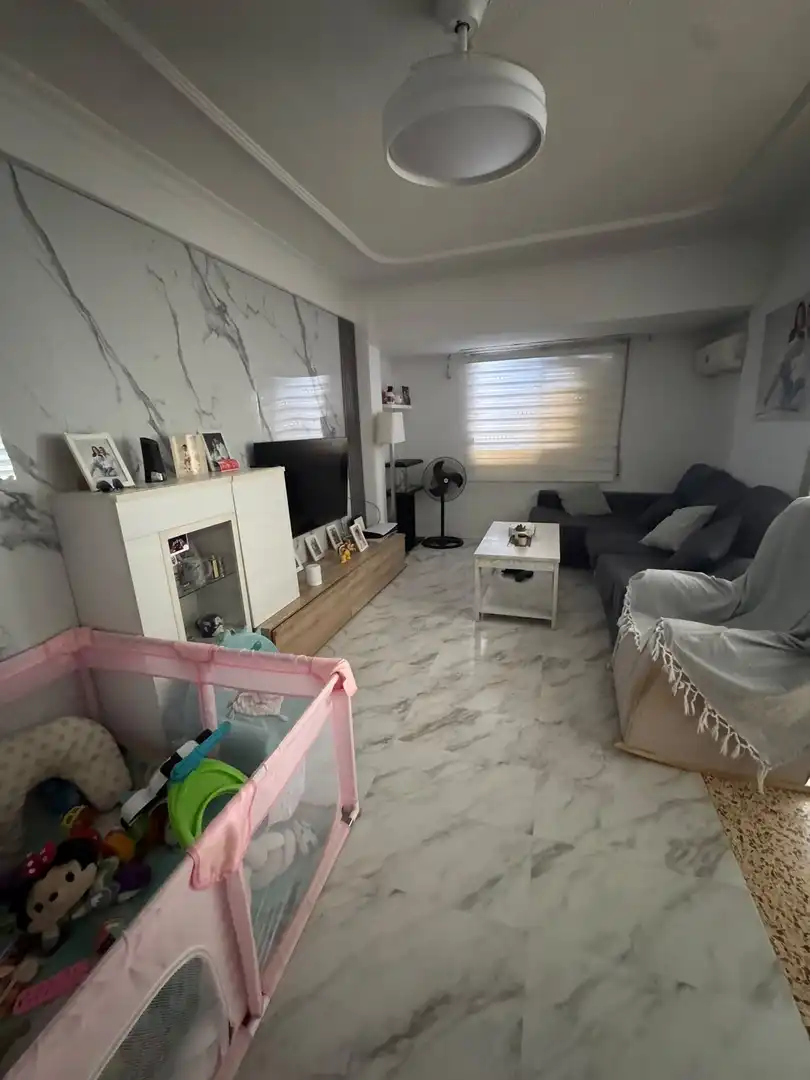 Living room of Flat for sale in Canals  with Air Conditioner, Furnished and Balcony