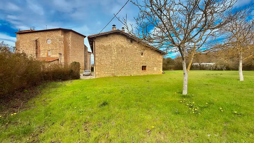Residencial en venta en San Millán / Donemiliaga