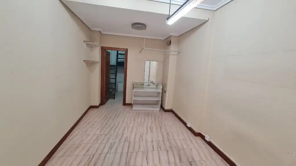 Local commercial à vendre à Avenida de la Paz, imagen 4