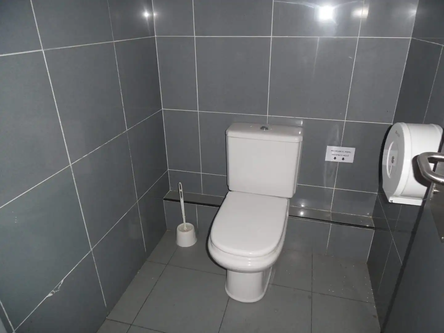 Badezimmer von Geschaftsraum zum Verkauf in Madrid