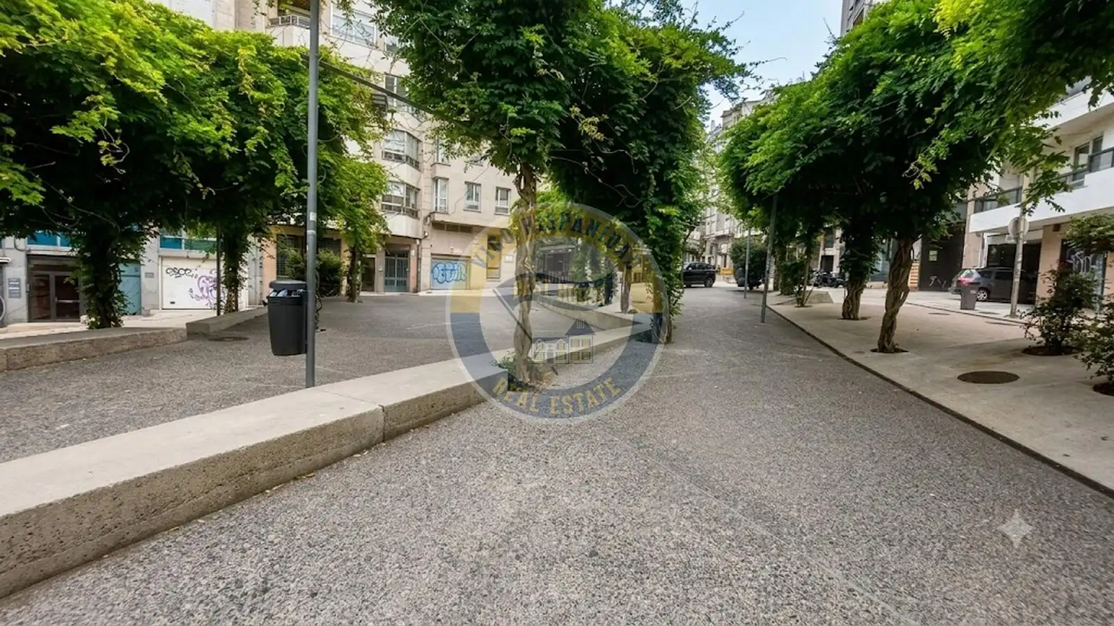 Vista exterior de Piso en venta en Vigo  con Calefacción