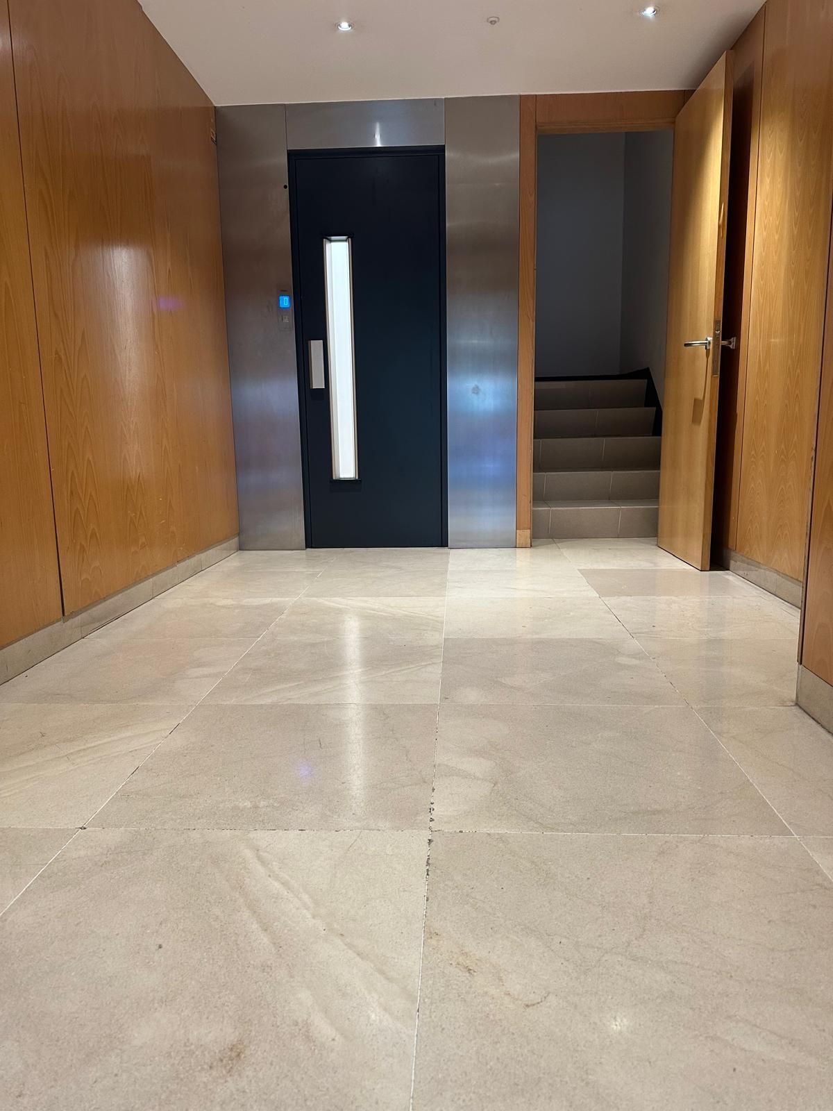 Flat for sale in Ensanche, Centro - Juan Flórez - Plaza Pontevedra