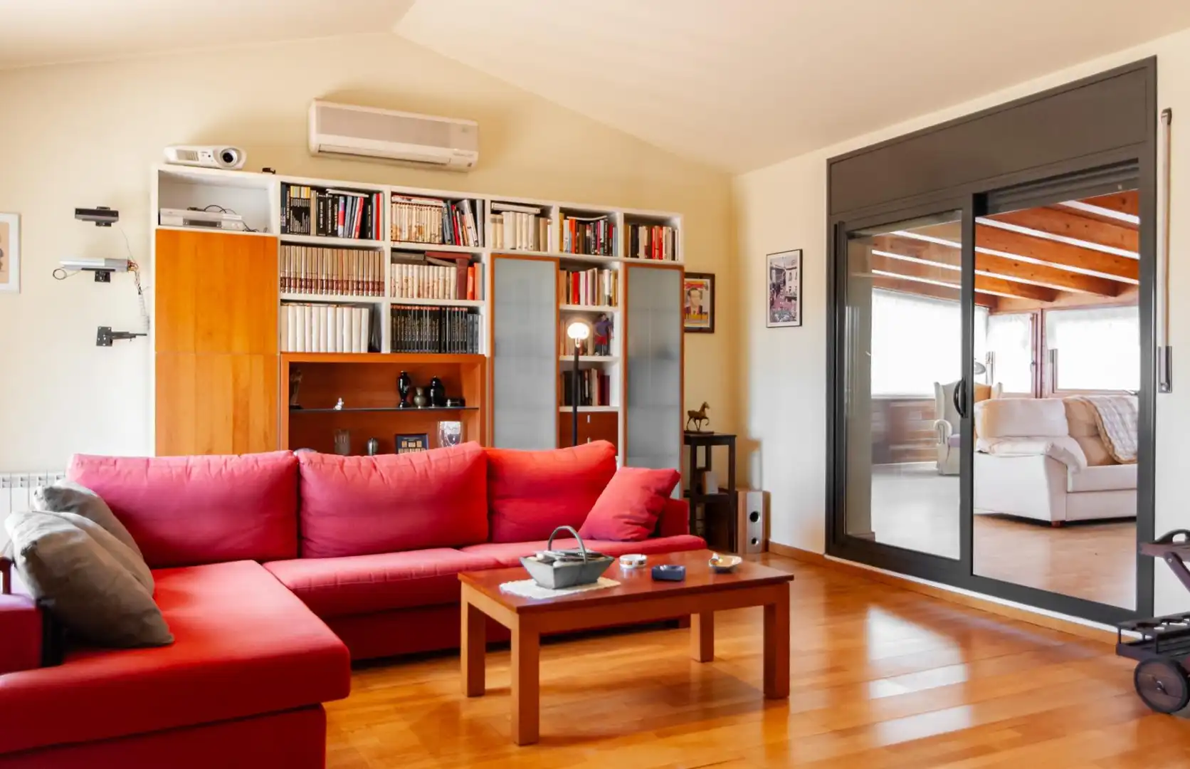 Sala d'estar de Dúplex en venda en Vilafranca del Penedès amb Aire condicionat, Calefacció i Jardí privat