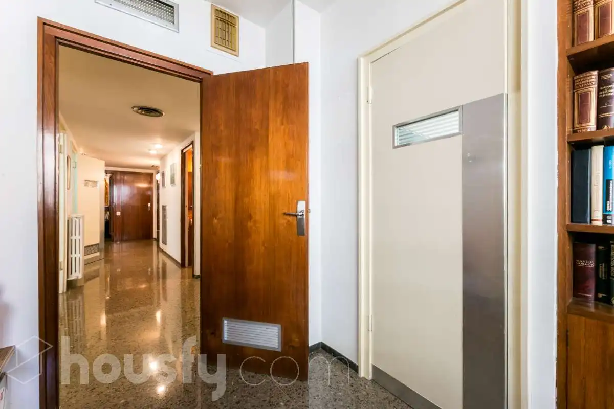 Piso en venta en Passeig del Comte d'Ègara, Barri del Centre