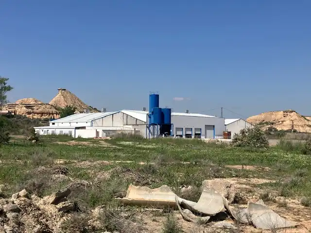Vista exterior de Nave industrial en venta en Fraga
