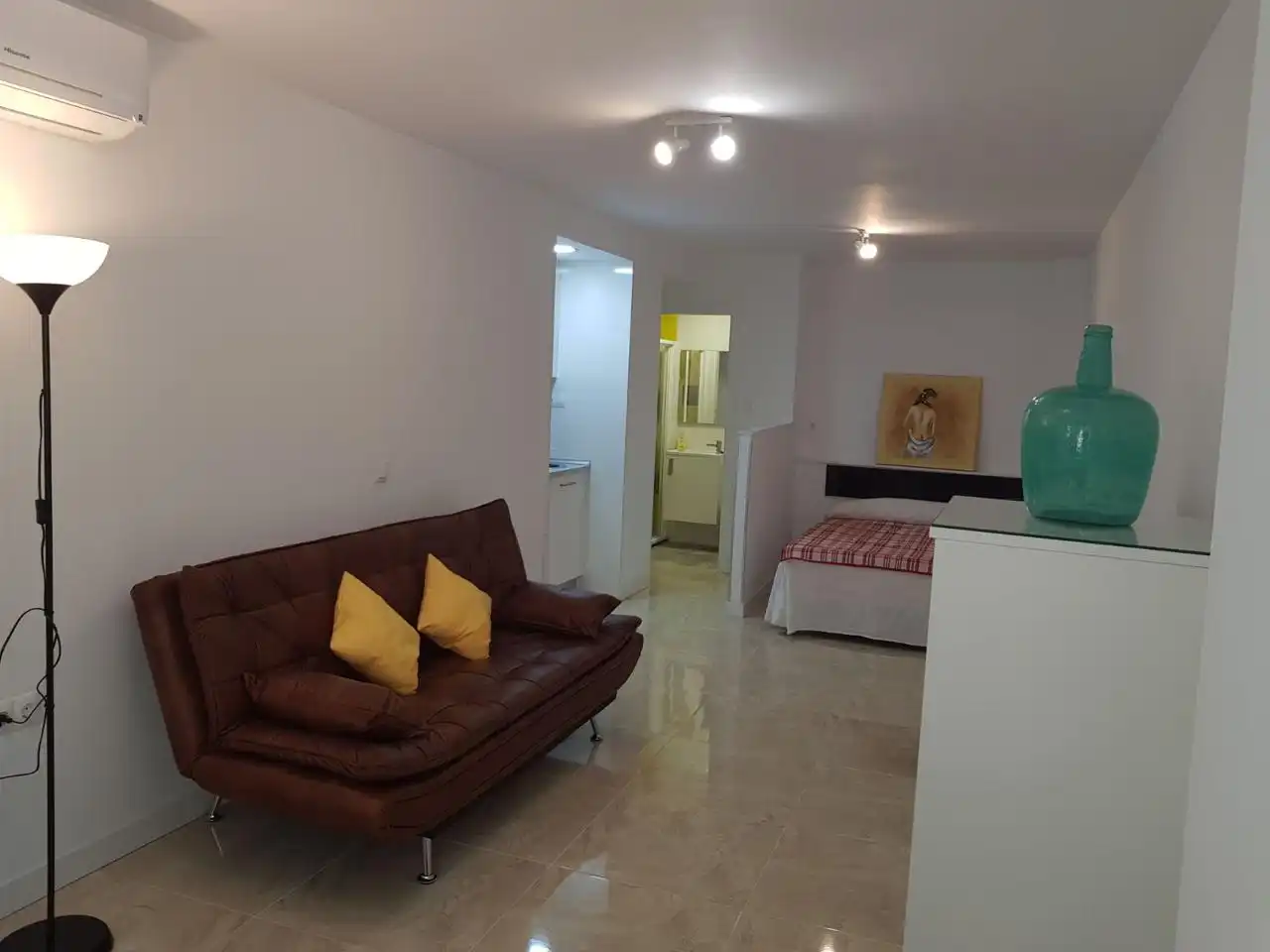 Wohnzimmer von Wohnung zur Miete in Granada mit Möbliert