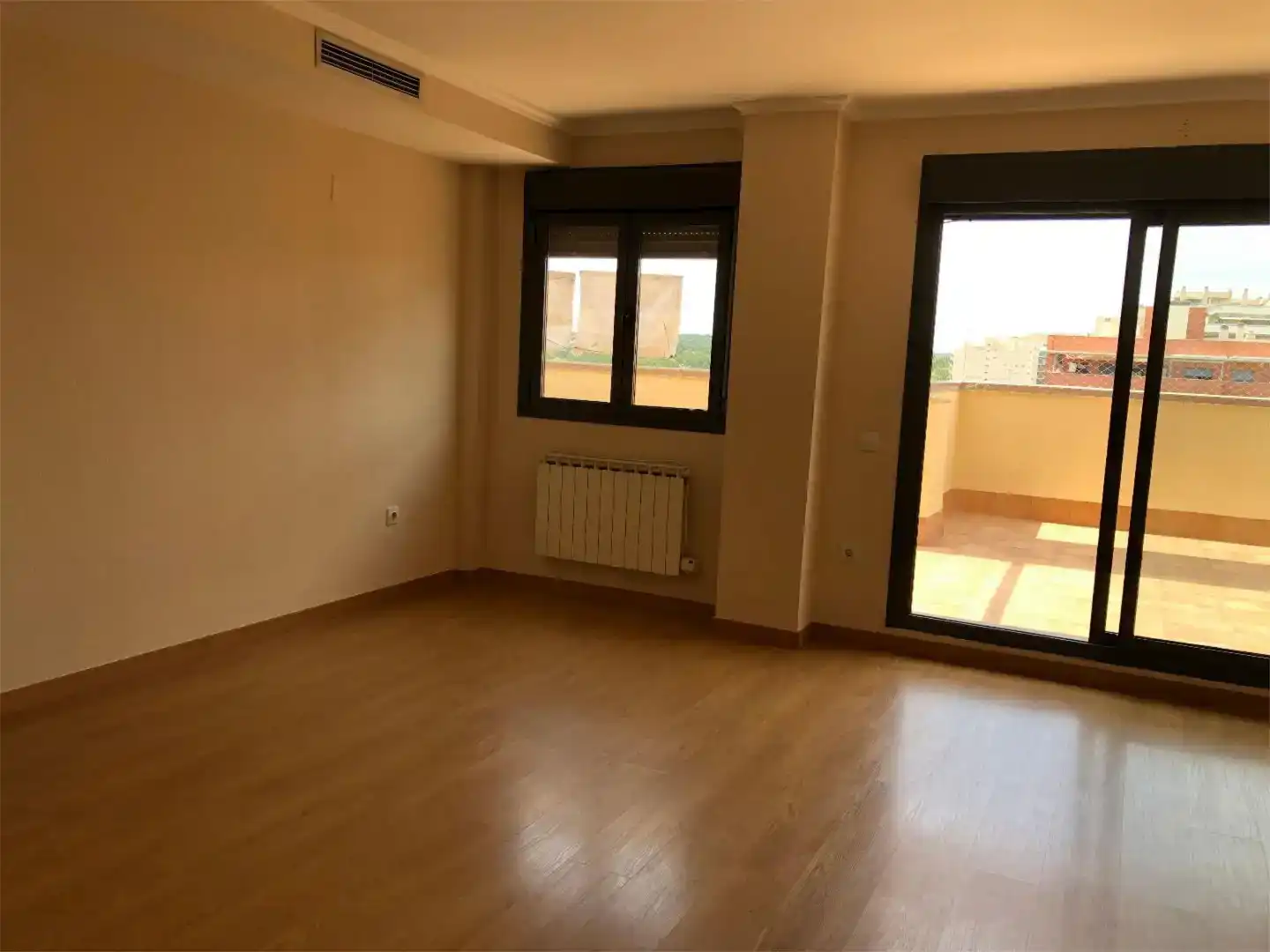 Habitación de Piso en venta en Paterna con Aire acondicionado, Jardín privado y Parquet