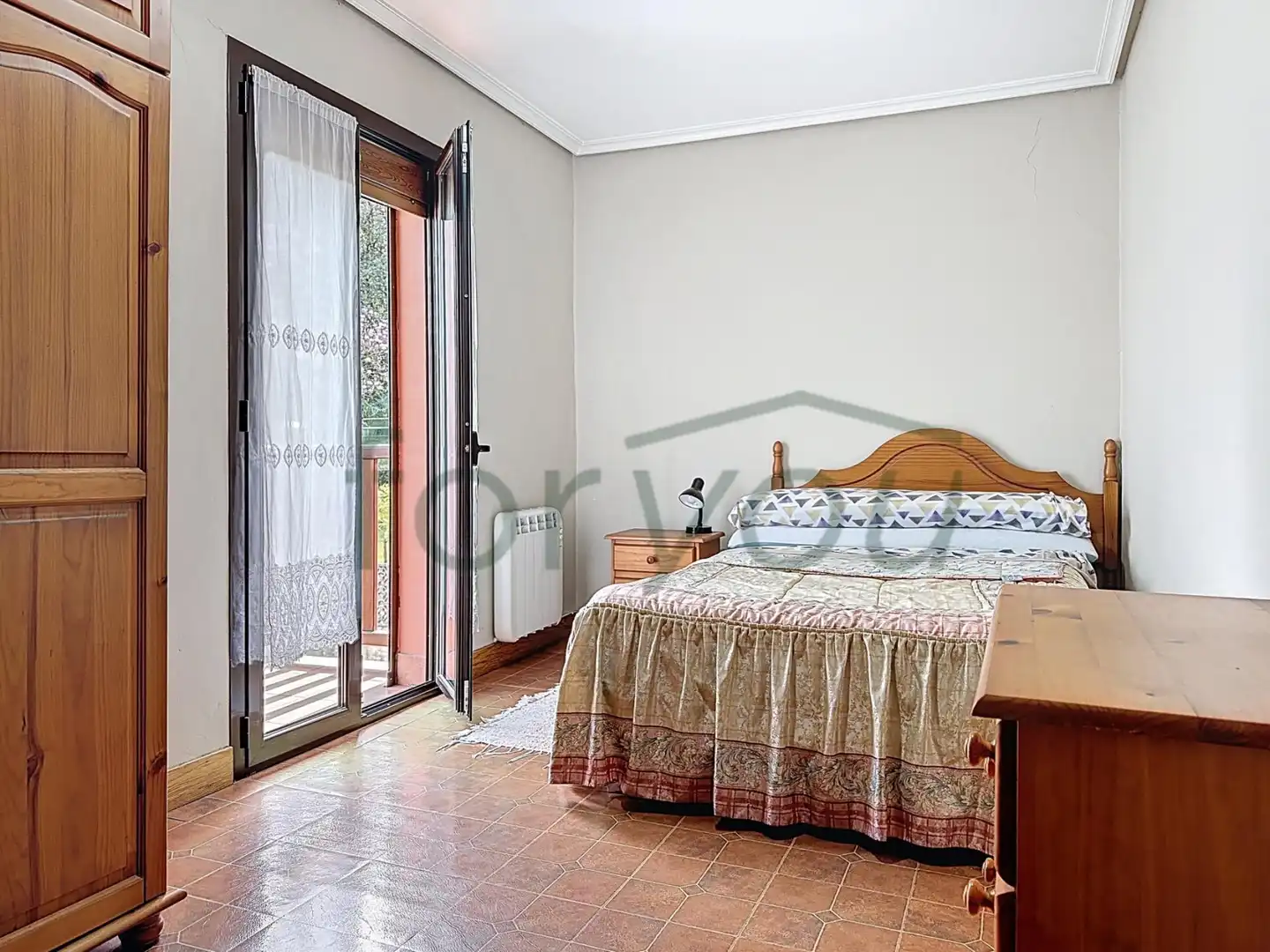 Dormitori de Casa adosada en venda en Donostia - San Sebastián  amb Calefacció, Terrassa i Balcó