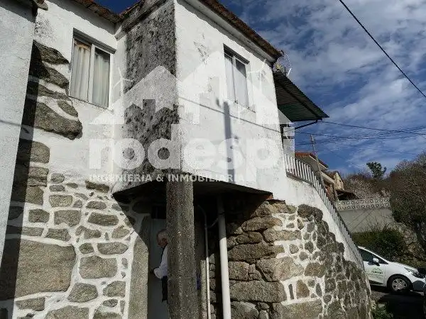Vista exterior de Casa adosada en venta en A Cañiza   con Trastero y Amueblado