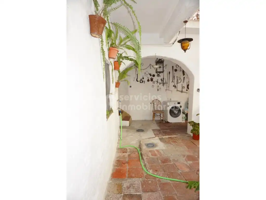 Casa adosada en venta en Benamocarra con Jardín privado, Terraza y Amueblado