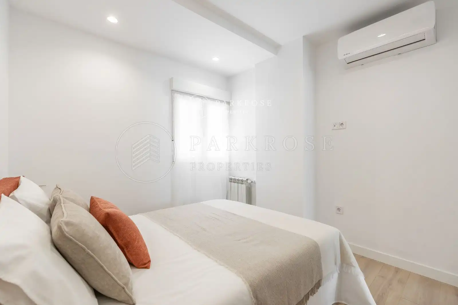 Bedroom of Flat for sale in Madrid  with Air Conditioner, Heating and Terrace