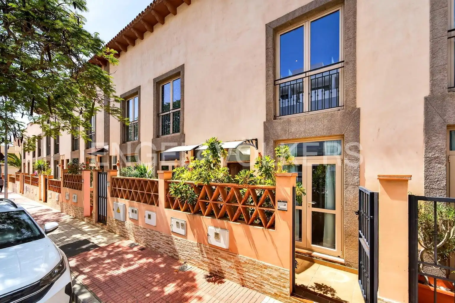 Vista exterior de Casa o xalet en venda en Adeje amb Terrassa