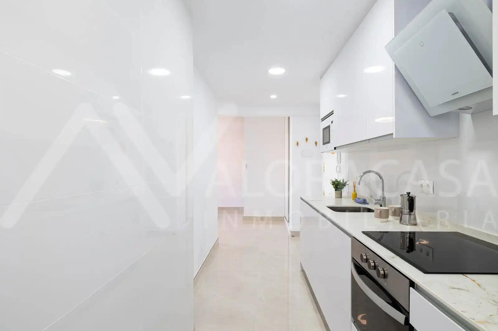 Flat for rent in Calle Orfila, Parque Ayala - Jardín de la Abadía - Huelín