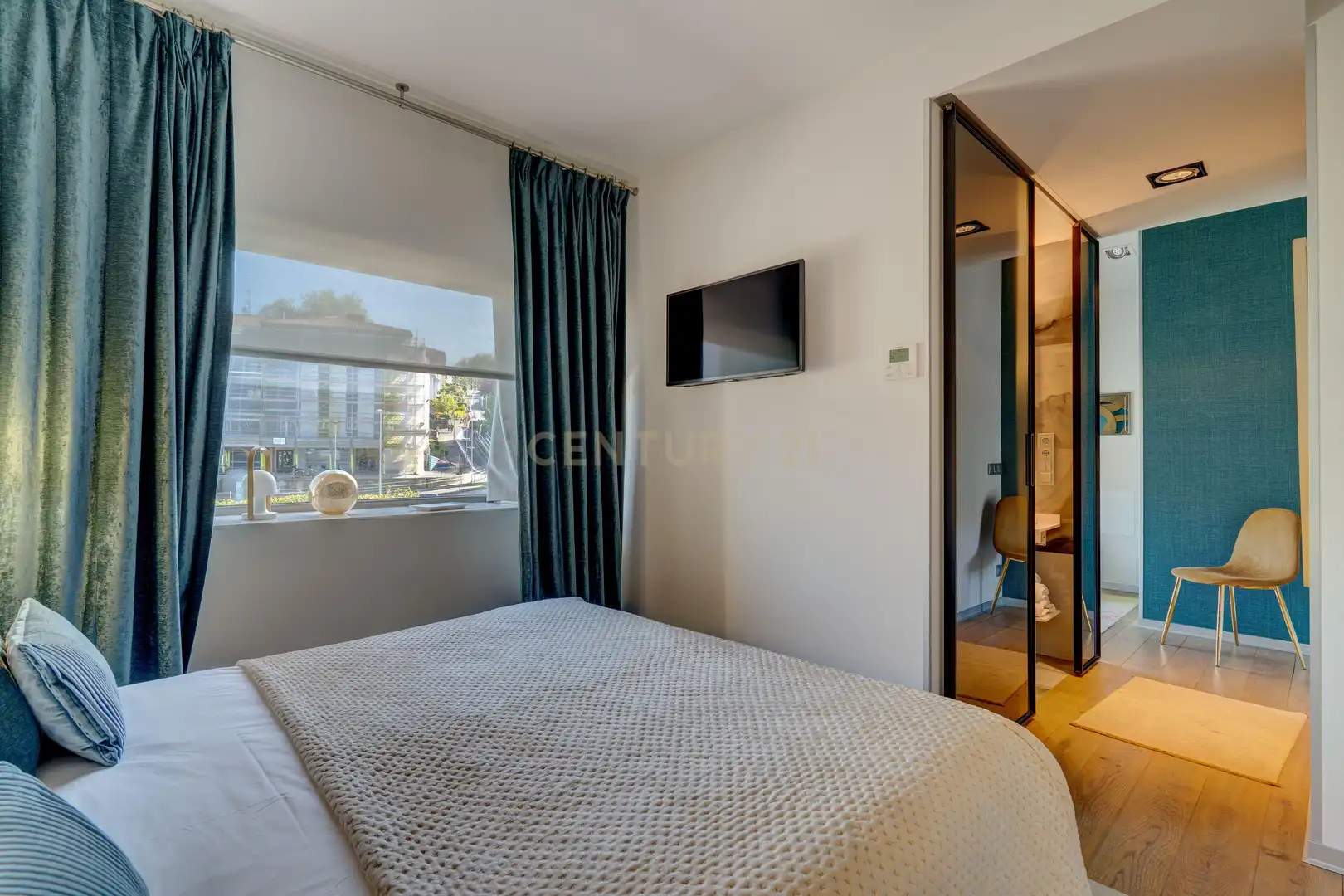 Dormitori de Casa o xalet en venda en Donostia - San Sebastián  amb Aire condicionat, Jardí privat i Piscina