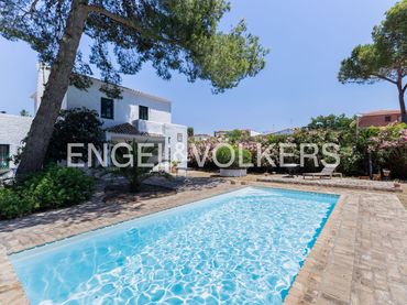 Casa amb piscina en venda a La Cañada