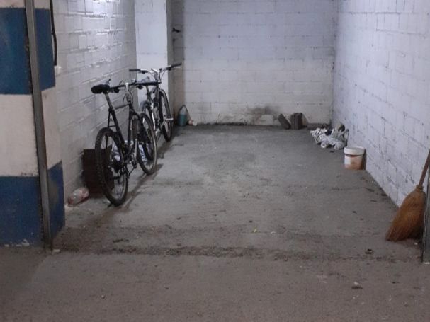 Aparcament de Garatge en venda en Lena