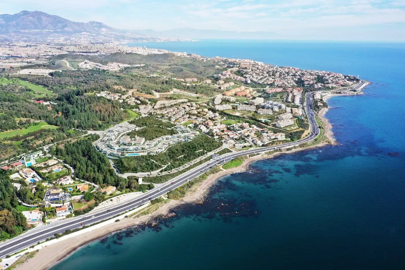 Vivienda con piscina en venta en El Faro de Calaburra - Chaparral