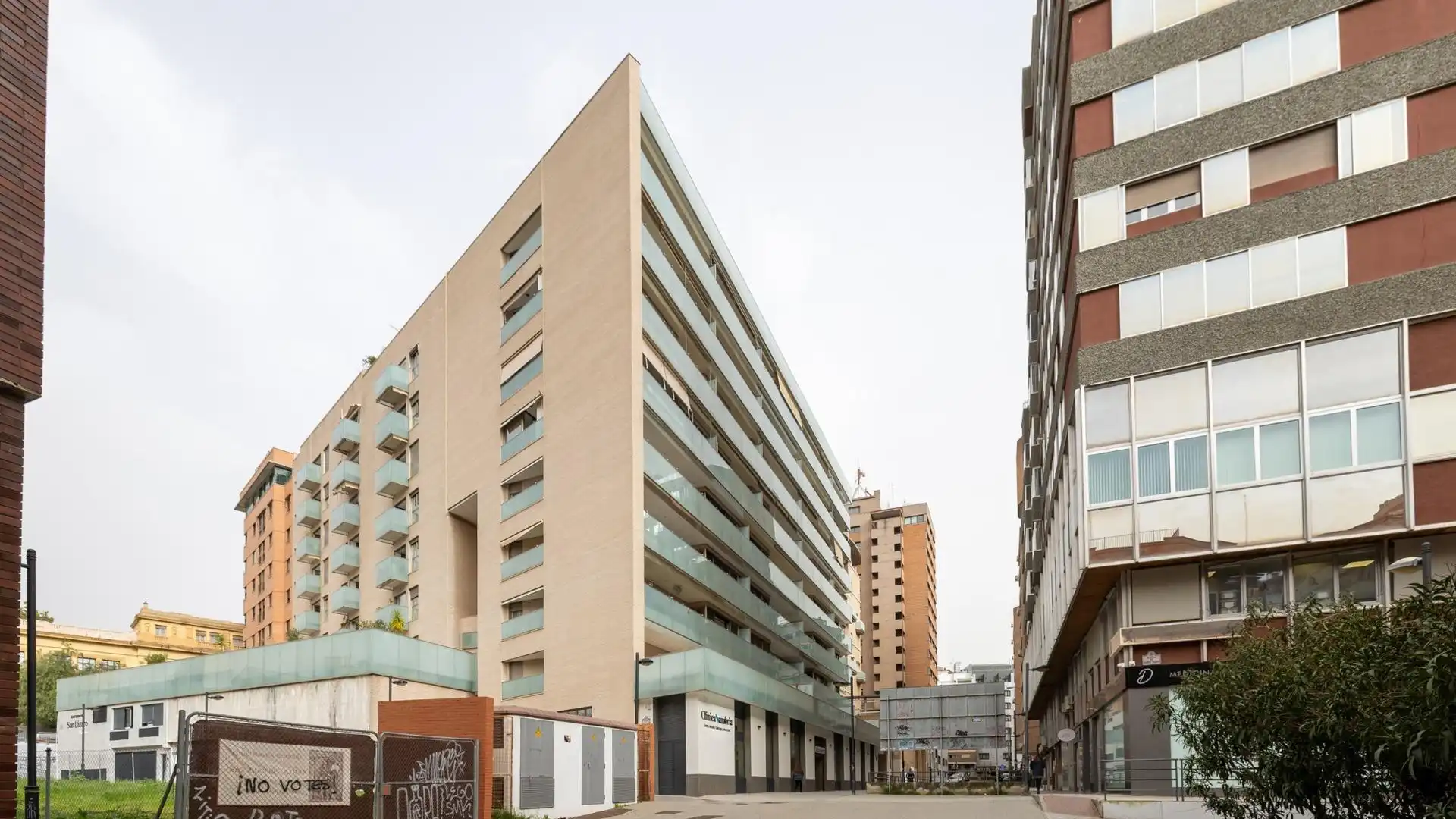 Vista exterior de Piso en venta en  Granada Capital con Aire acondicionado, Amueblado y Alarma