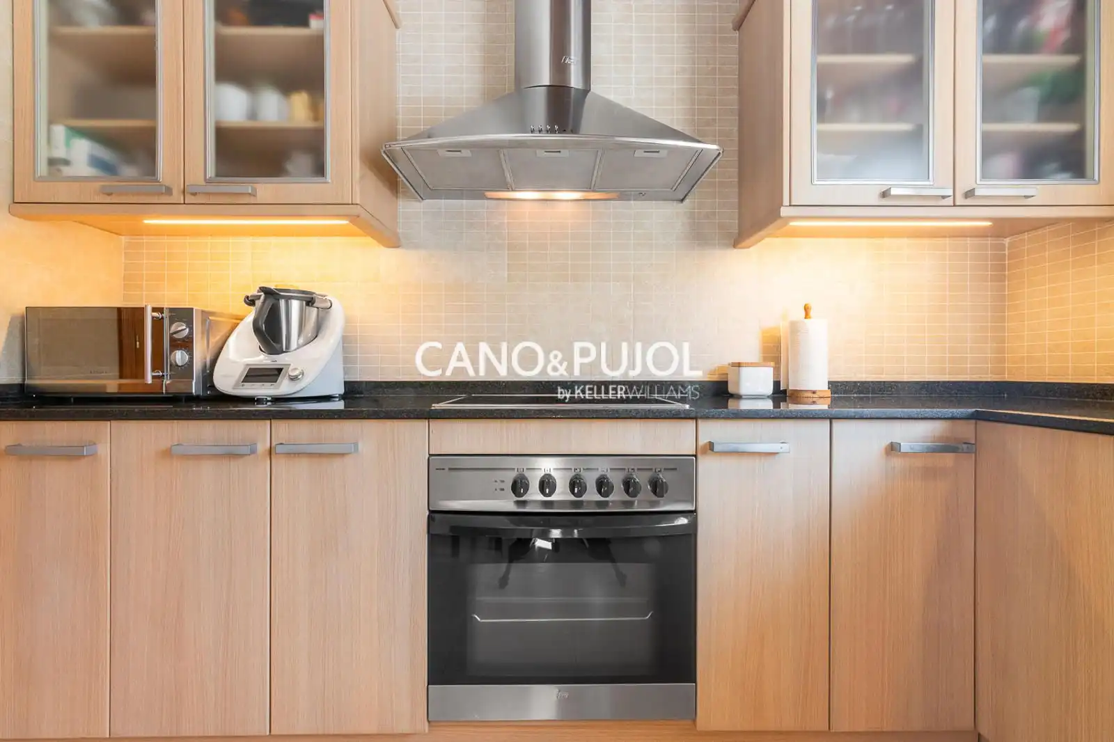 Cocina de Casa o chalet en venta en Corbera de Llobregat con Calefacción, Terraza y Trastero