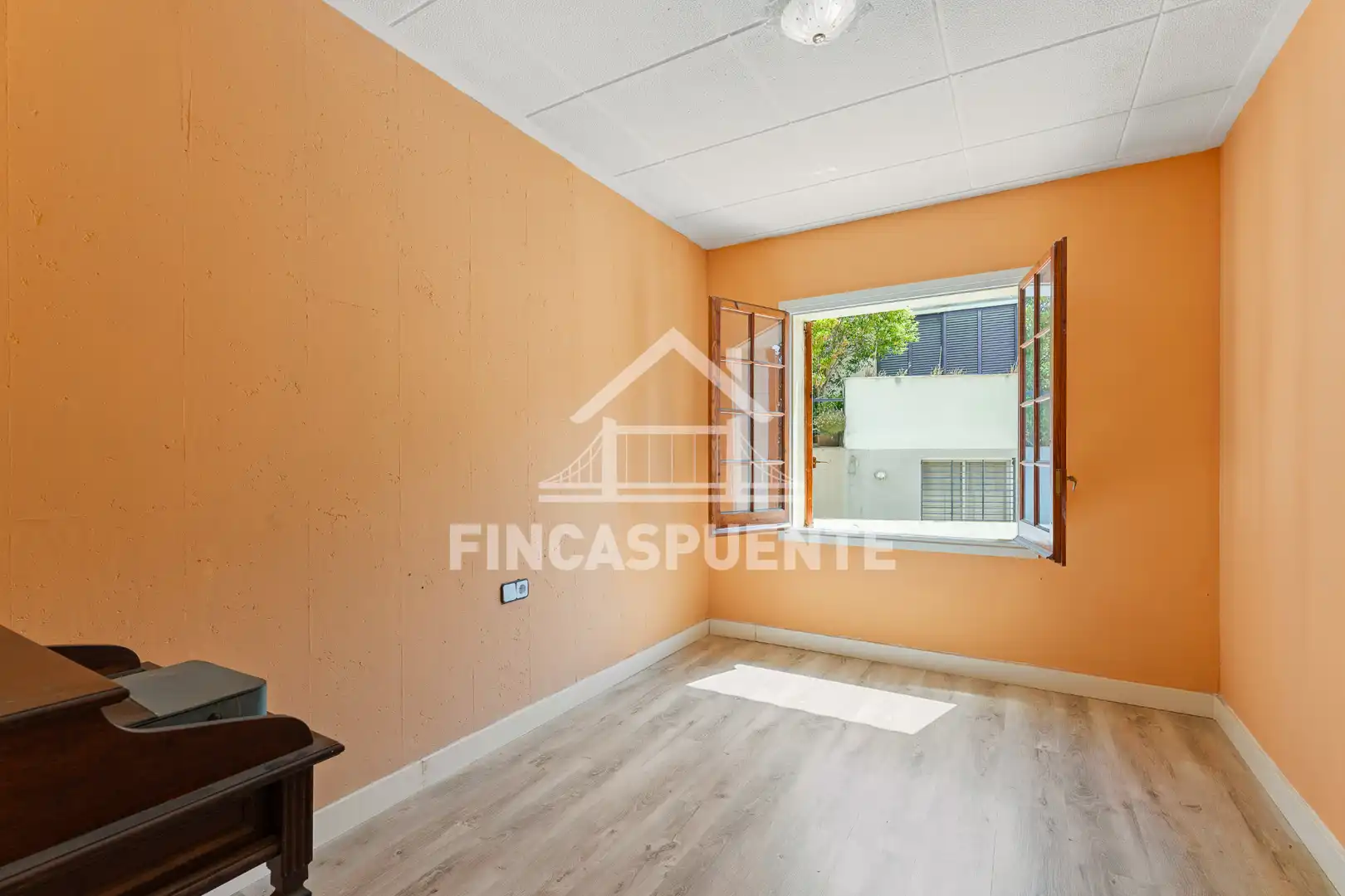 Habitación de Casa o chalet en venta en Tiana con Jardín privado, Terraza y Piscina