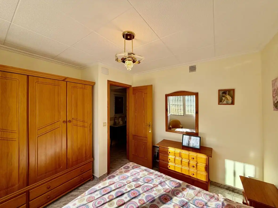 Schlafzimmer von Haus oder Chalet zum Verkauf in Elche / Elx mit Klimaanlage, Terrasse und Schwimmbad