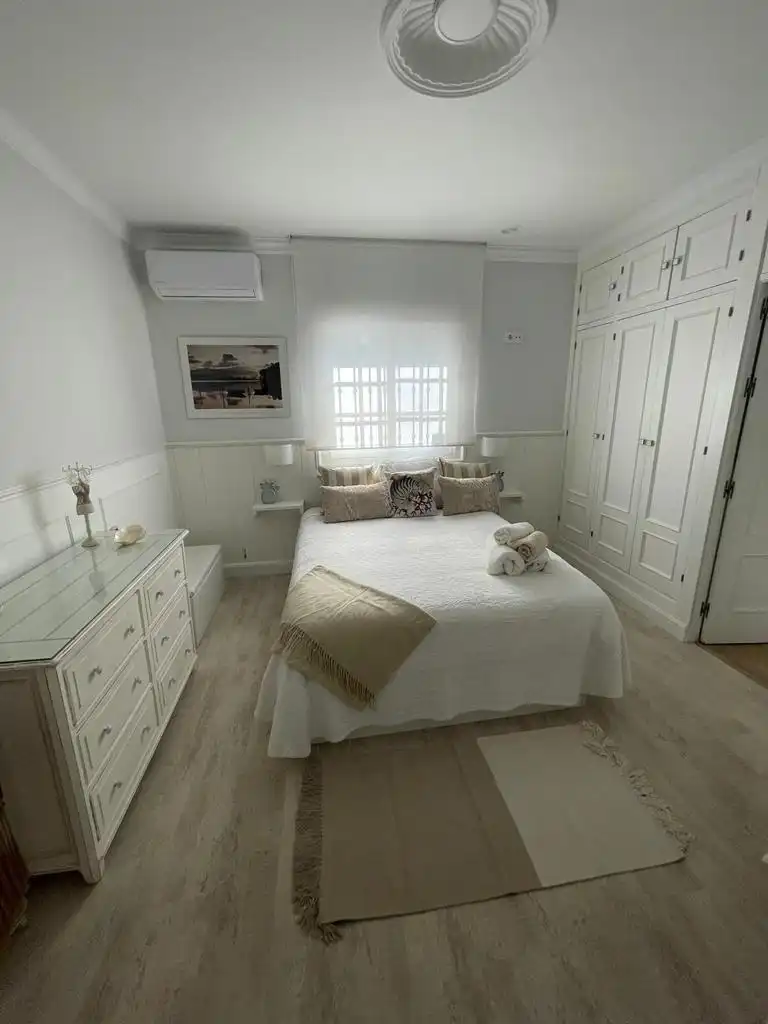 Dormitori de Casa o xalet en venda en Chiclana de la Frontera amb Aire condicionat, Calefacció i Jardí privat