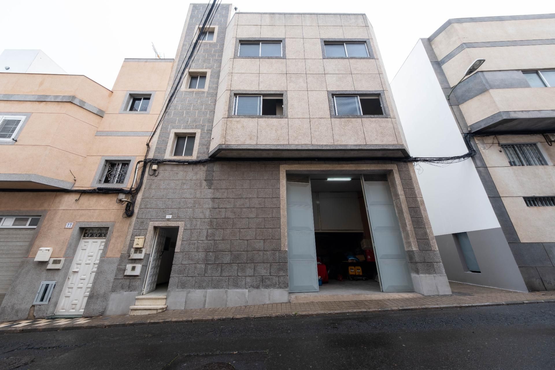 Vista exterior de Casa o xalet en venda en Las Palmas de Gran Canaria amb Terrassa i Jacuzzi