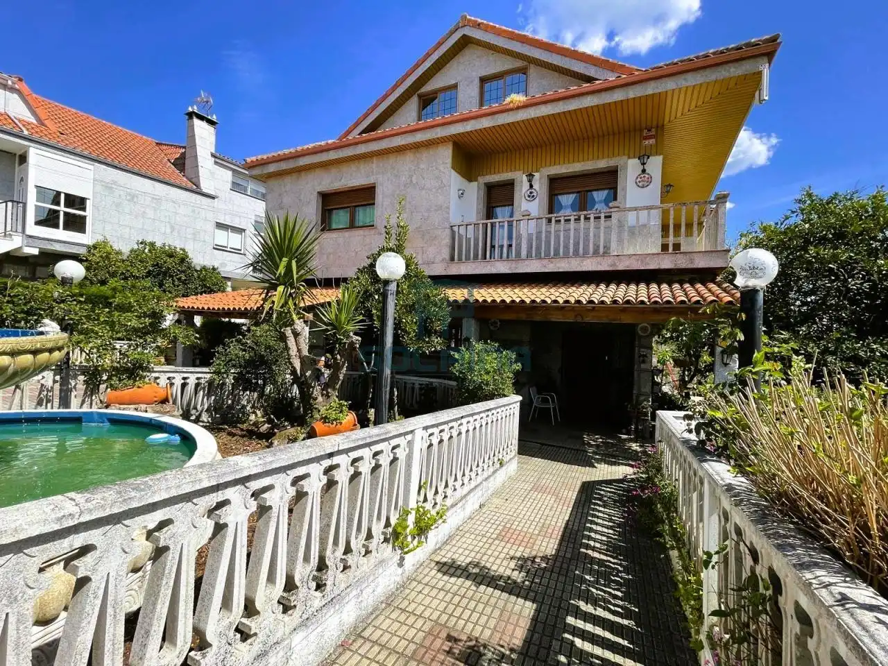 Casa amb piscina en venda a Barbadás