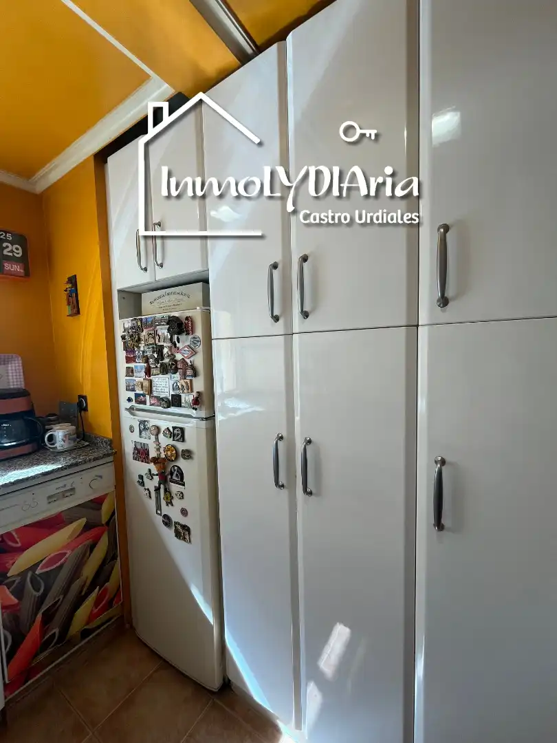 Cocina de Piso en venta en Alonsotegi con Calefacción, Parquet y Amueblado