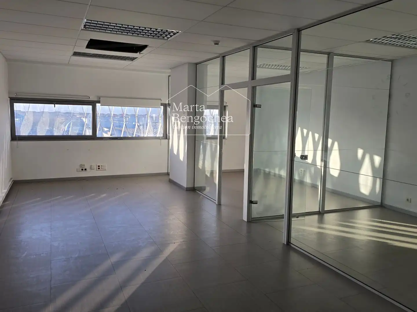 Ufficio in affitto a PORTAL DE GAMARRA, 1