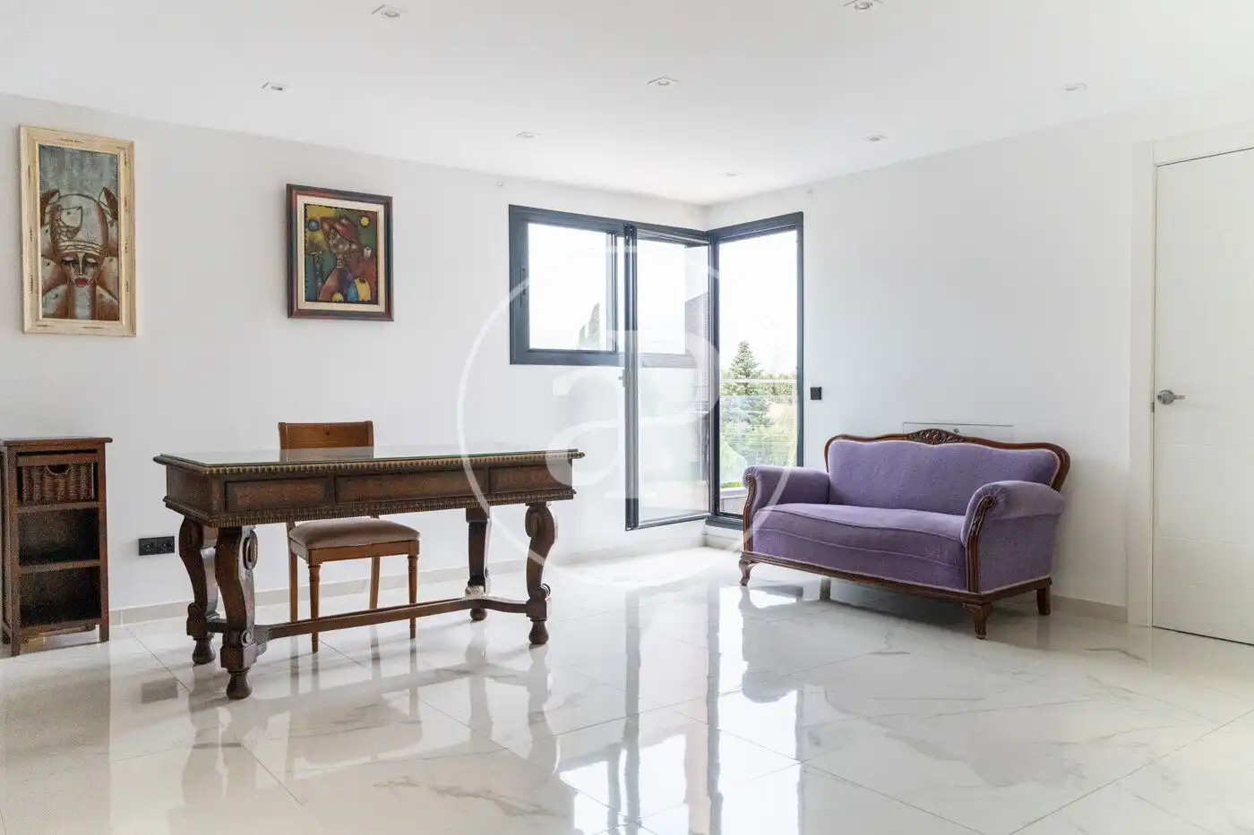 Sala de estar de Casa adosada en venta en Pozuelo de Alarcón con Aire acondicionado, Calefacción y Jardín privado
