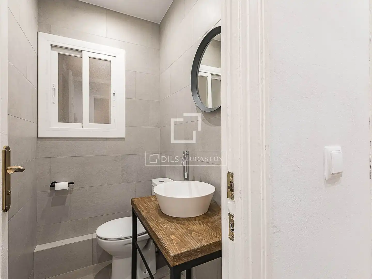 Bathroom of Flat for sale in Barcelona  with Air Conditioner, Heating and Furnished