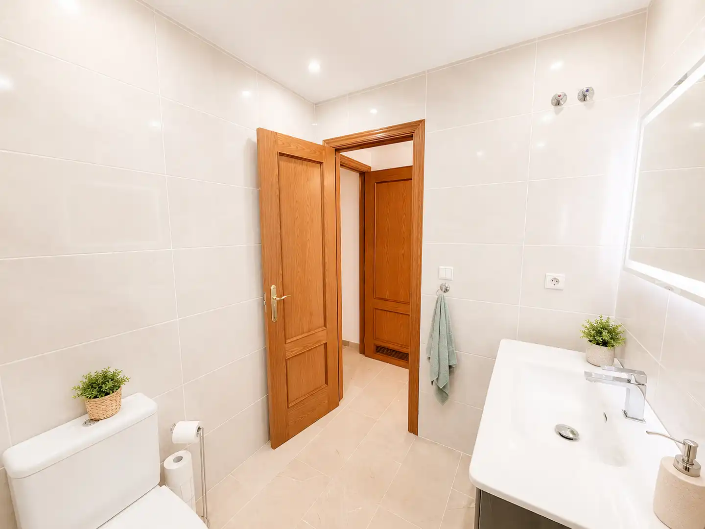 Baño de Piso en venta en Benalmádena con Aire acondicionado, Terraza y Trastero
