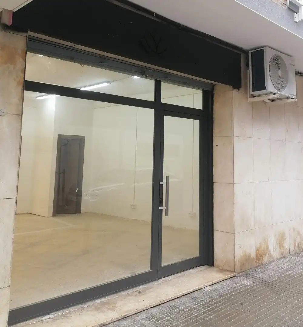 Local de alquiler en Cornellà de Llobregat con Aire acondicionado