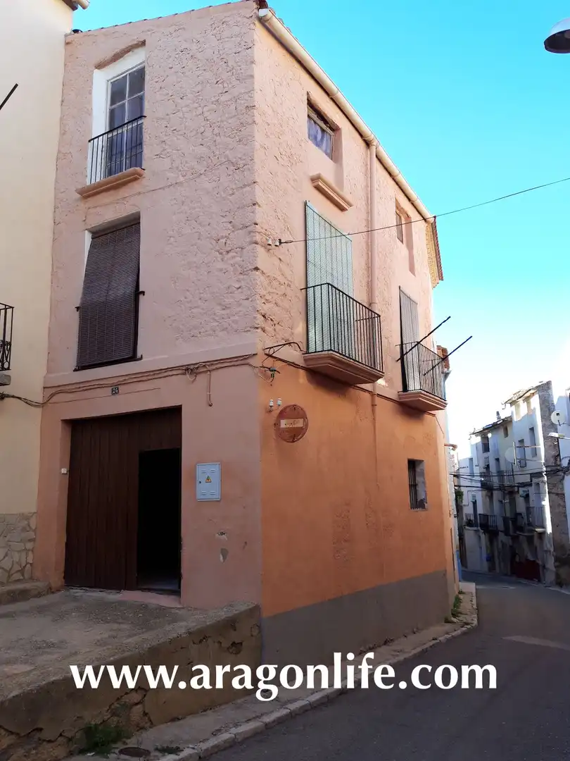 Exterior view of Houses for sale in Fabara  with Storage room, Furnished and Oven