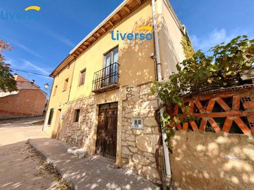 Casa con balcón en venta en Calle JUEGO DE PELOTA