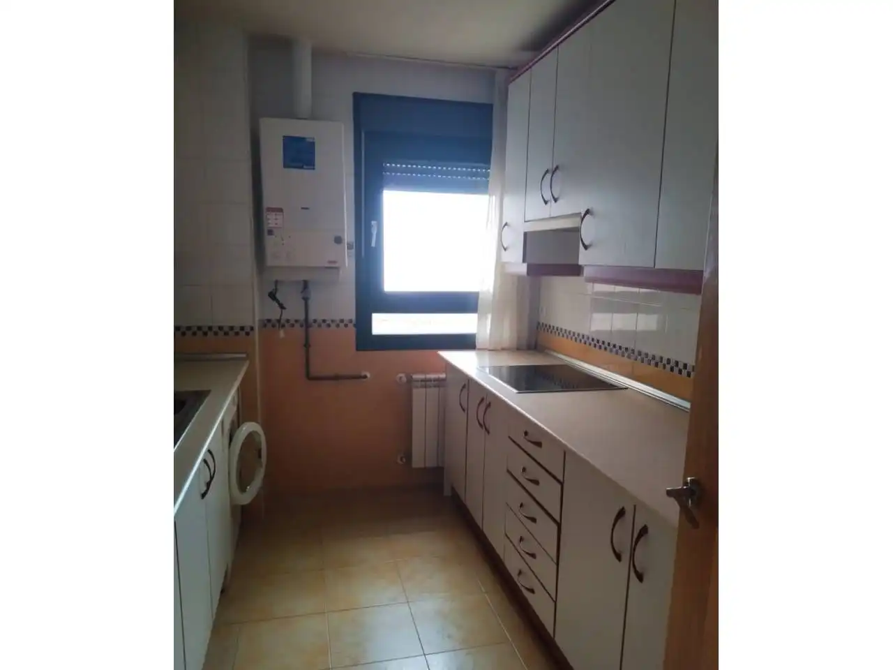 Cuina de Pis de lloguer en Ocaña amb Calefacció, Parquet i Moblat