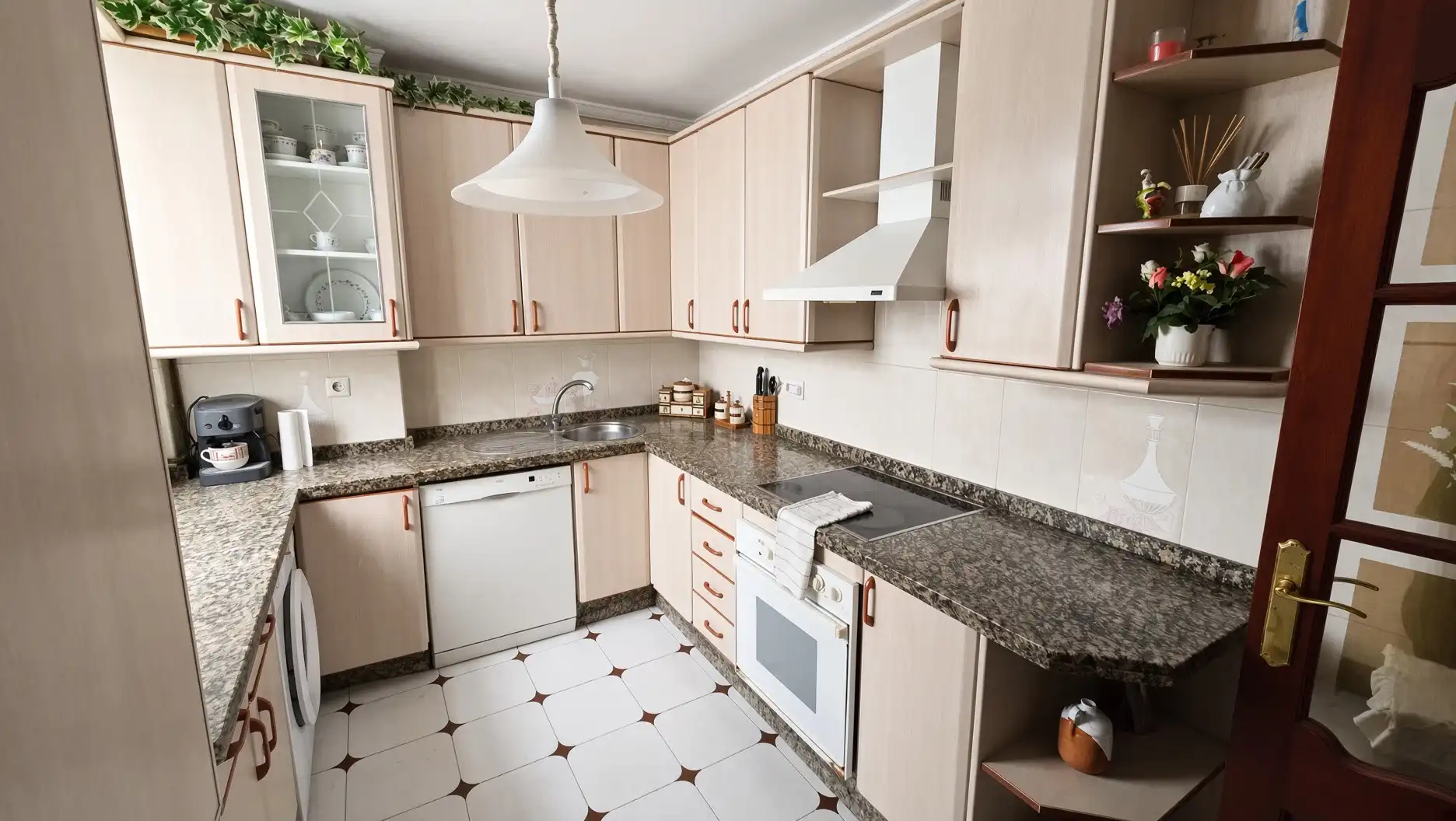 Cuina de Apartament en venda en Marbella amb Moblat i Internet