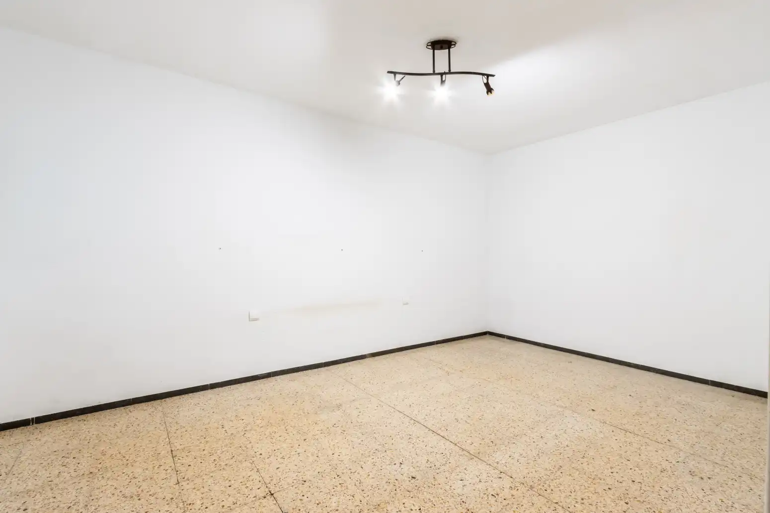 Flat for sale in Terrassa  with Heating, Storage room and Balcony