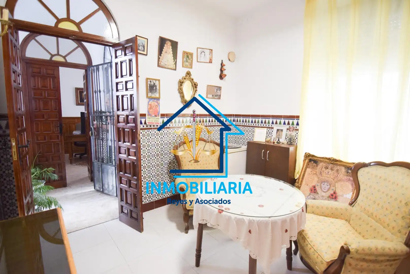 Sala d'estar de Casa o xalet en venda en Córdoba amb Aire condicionat